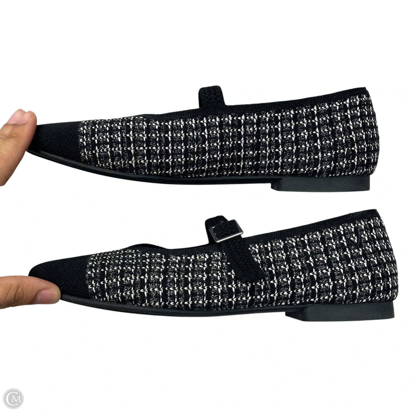 Shoes Flats By Vivaia In Black & White, Size: 8.5