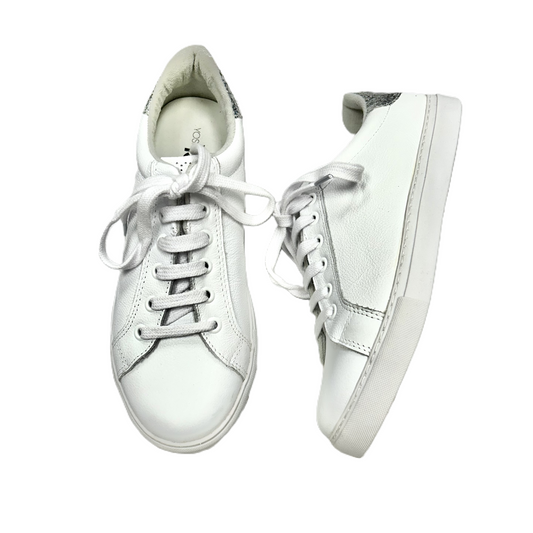 Silver & White Shoes Sneakers By Yosi Samira, Size: 9