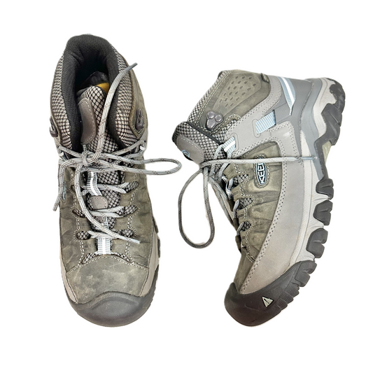 Boots Hiking By Keen In Grey, Size: 9