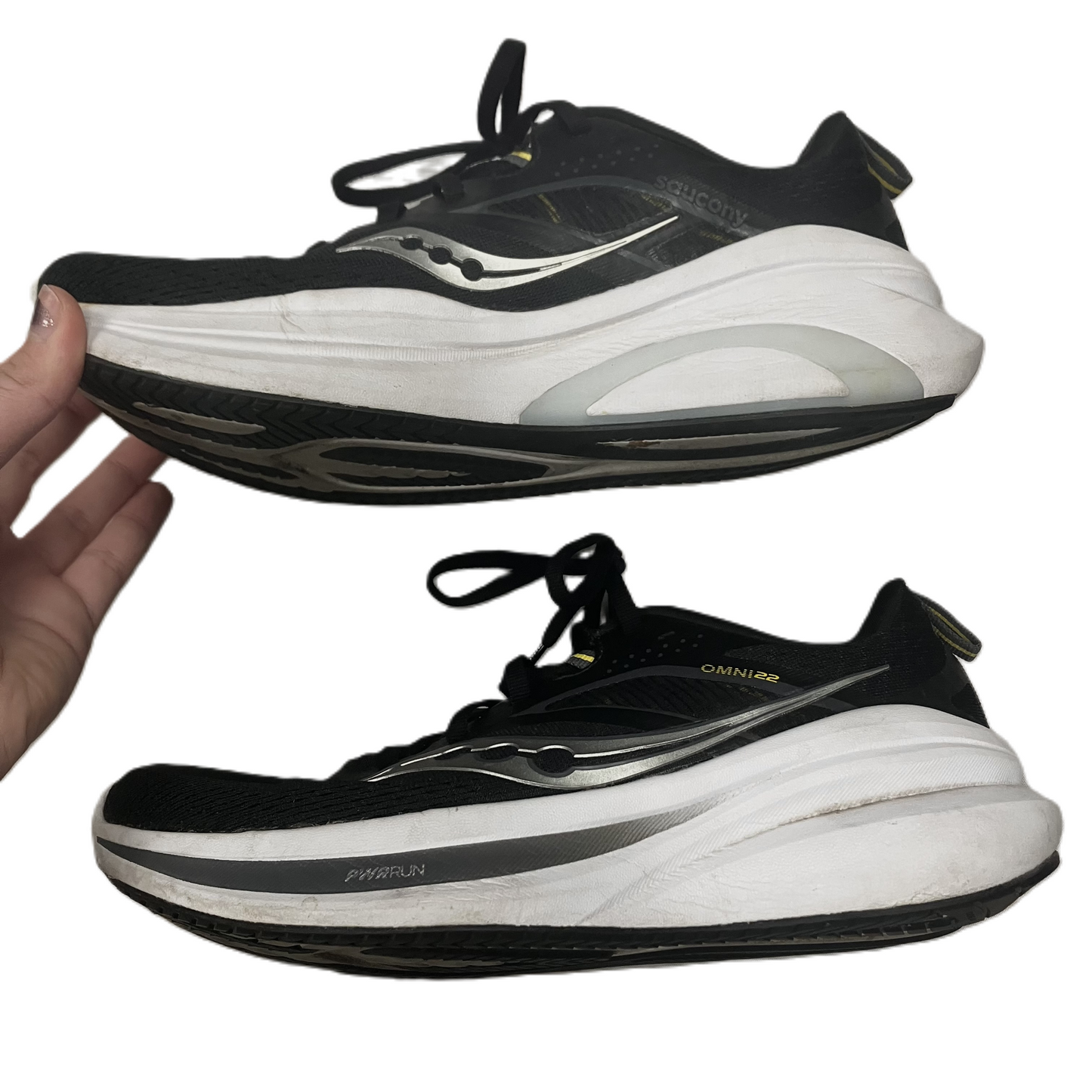 Shoes Athletic By Saucony In Black & White, Size: 8.5