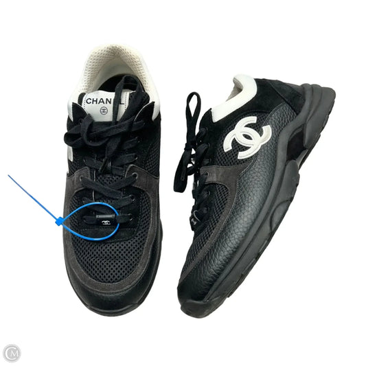 Shoes Luxury Designer By Chanel In Black & Cream, Size: 10.5