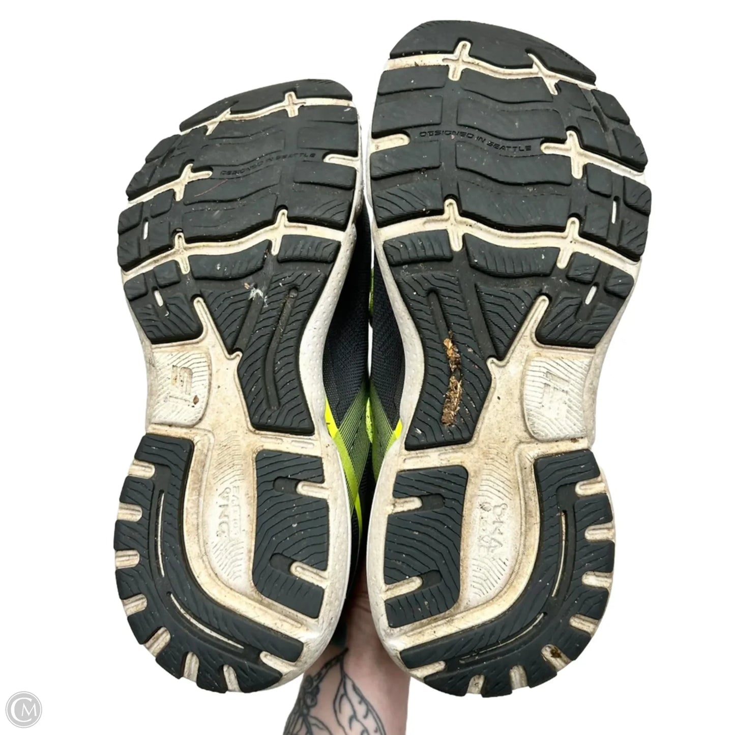 Shoes Athletic By Brooks In Grey, Size: 8.5