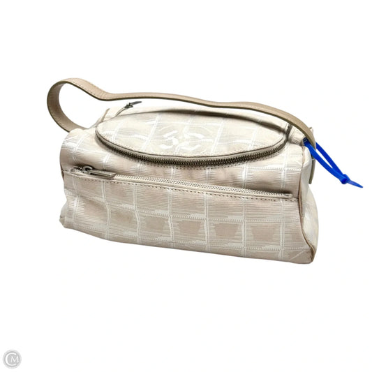 Makeup Bag Luxury Designer By Chanel, Size: Medium