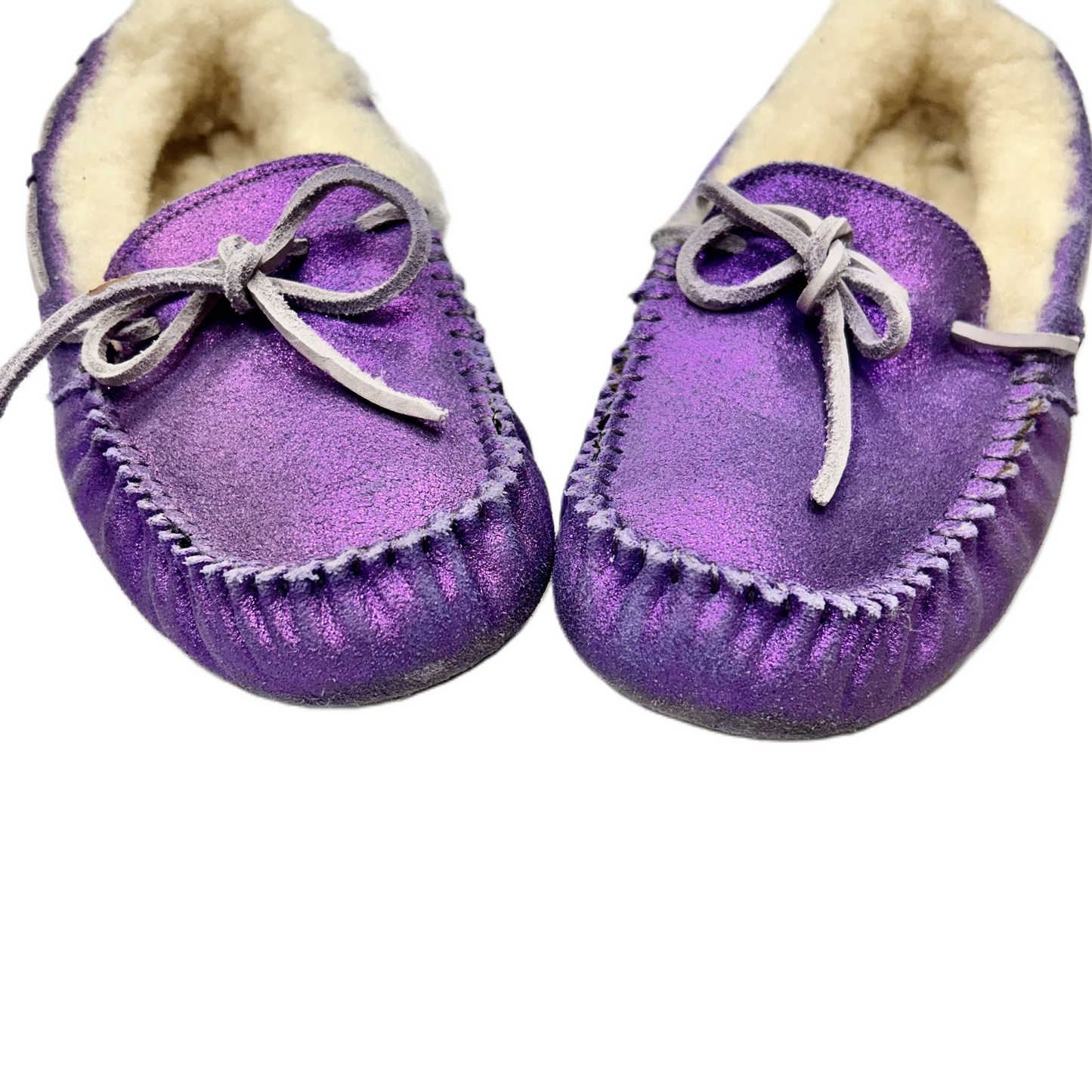 Purple Shoes Flats By Ugg, Size: 7