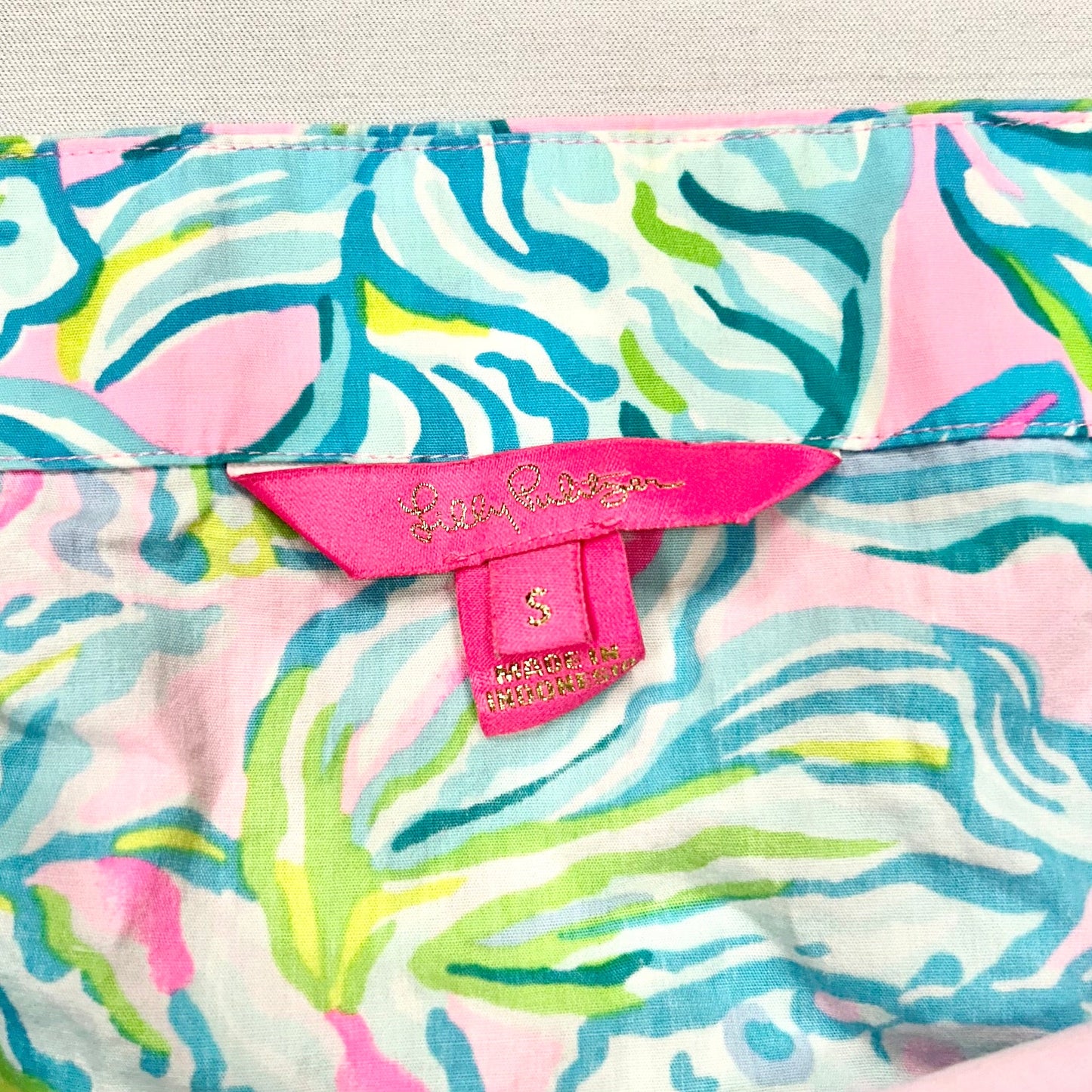 Top Short Sleeve Designer By Lilly Pulitzer  Size: S