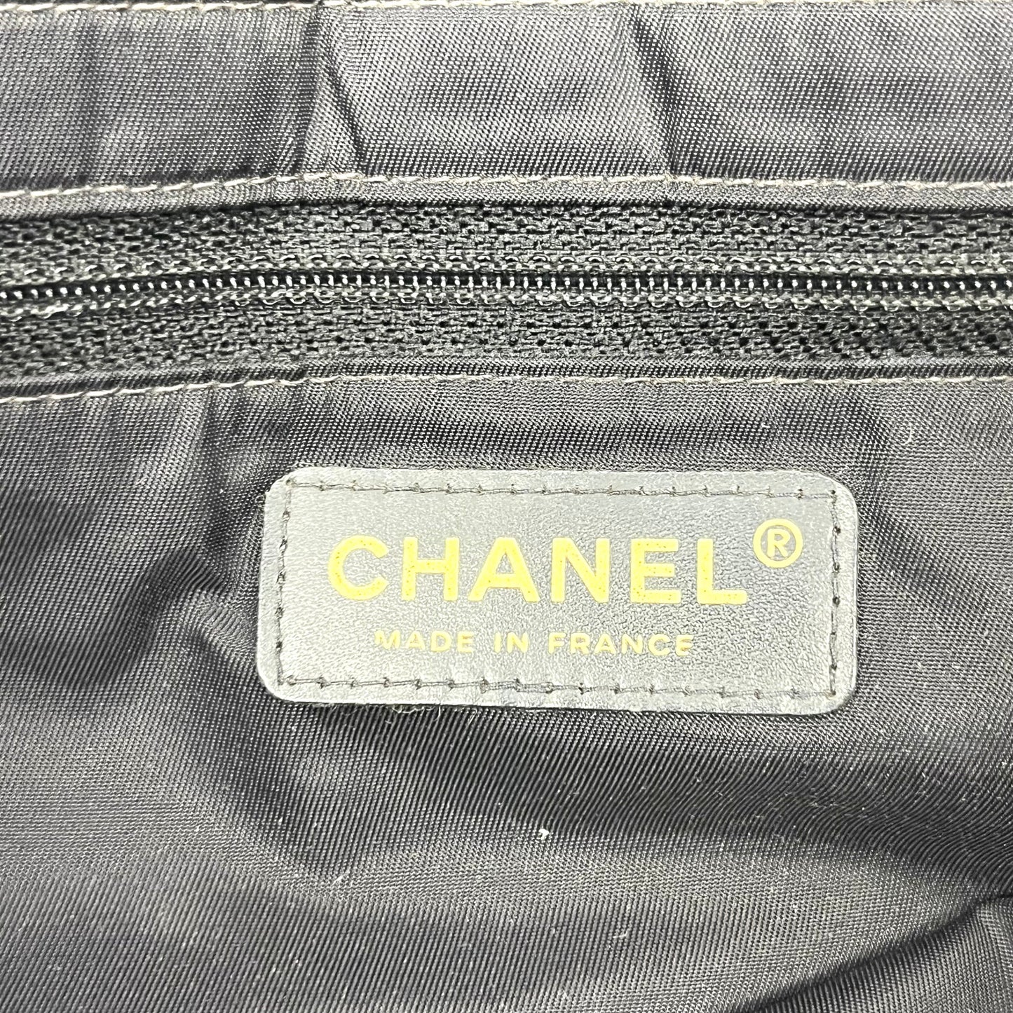 Tote Luxury Designer By Chanel, Size: Medium