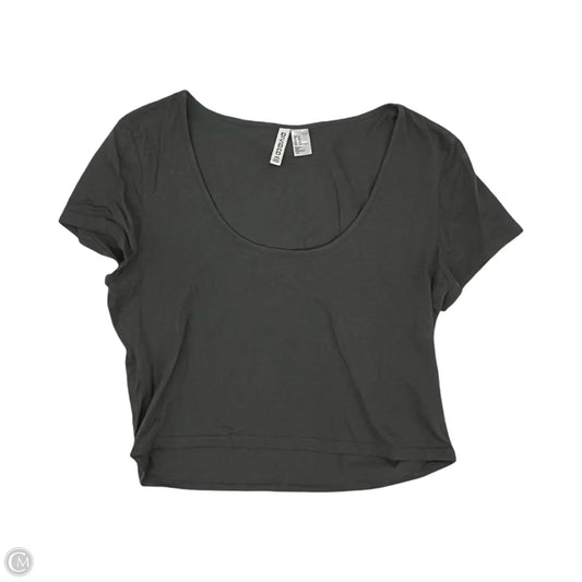 Top Short Sleeve By Divided In Grey, Size: Xl