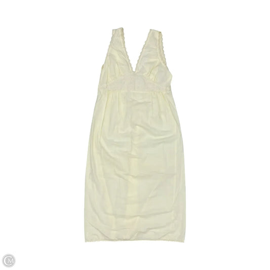Dress Casual Midi By Clothes Mentor In Cream, Size: M