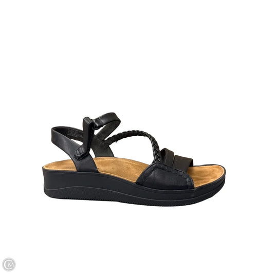 Sandals Flats By Bare Traps In Black, Size: 8