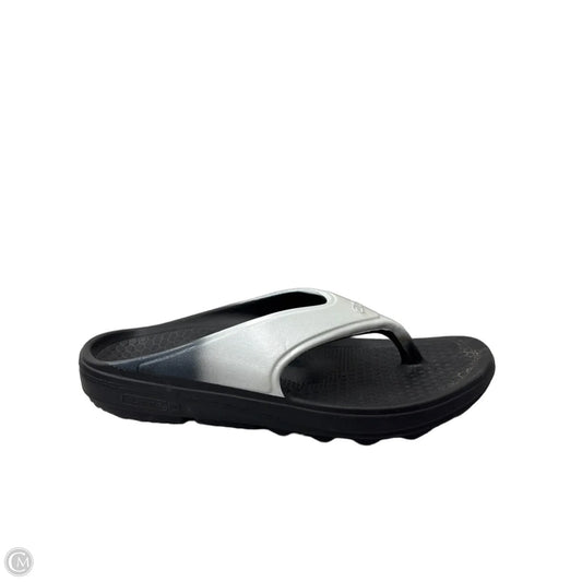Sandals Flip Flops By Spenco In Black & White, Size: 10