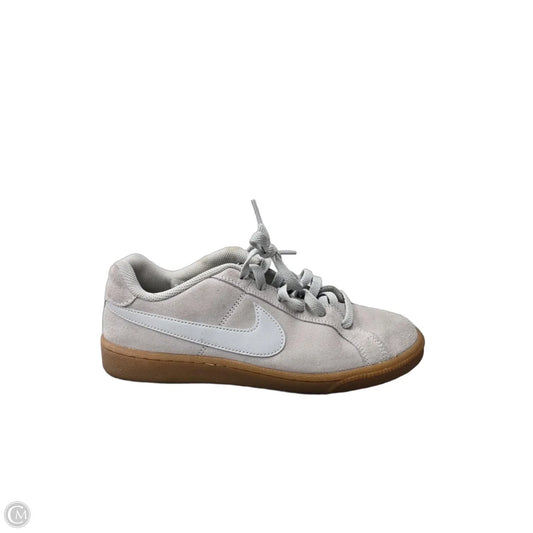 Shoes Sneakers By Nike In Grey, Size: 7.5