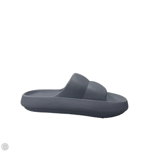 Sandals Flats By Cmf In Grey, Size: 10