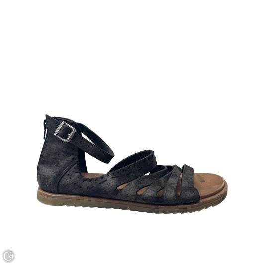 Sandals Flats By Very G In Black, Size: 8.5