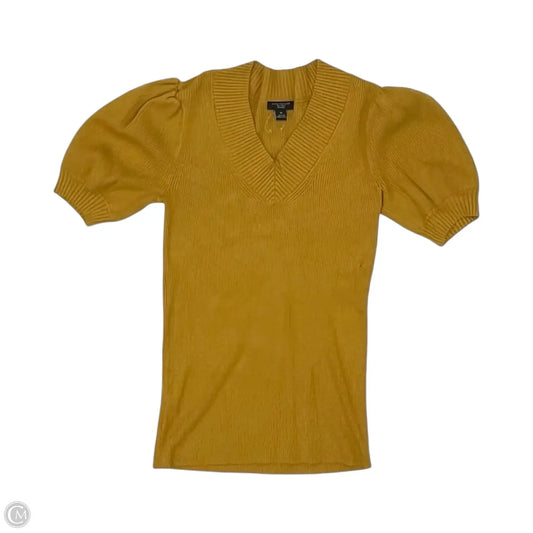 Sweater Short Sleeve By Ann Taylor In Gold, Size: Mp