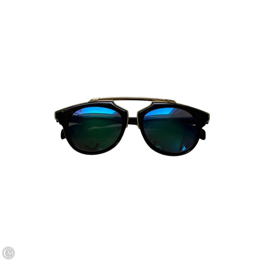 Sunglasses By Clothes Mentor, Size: