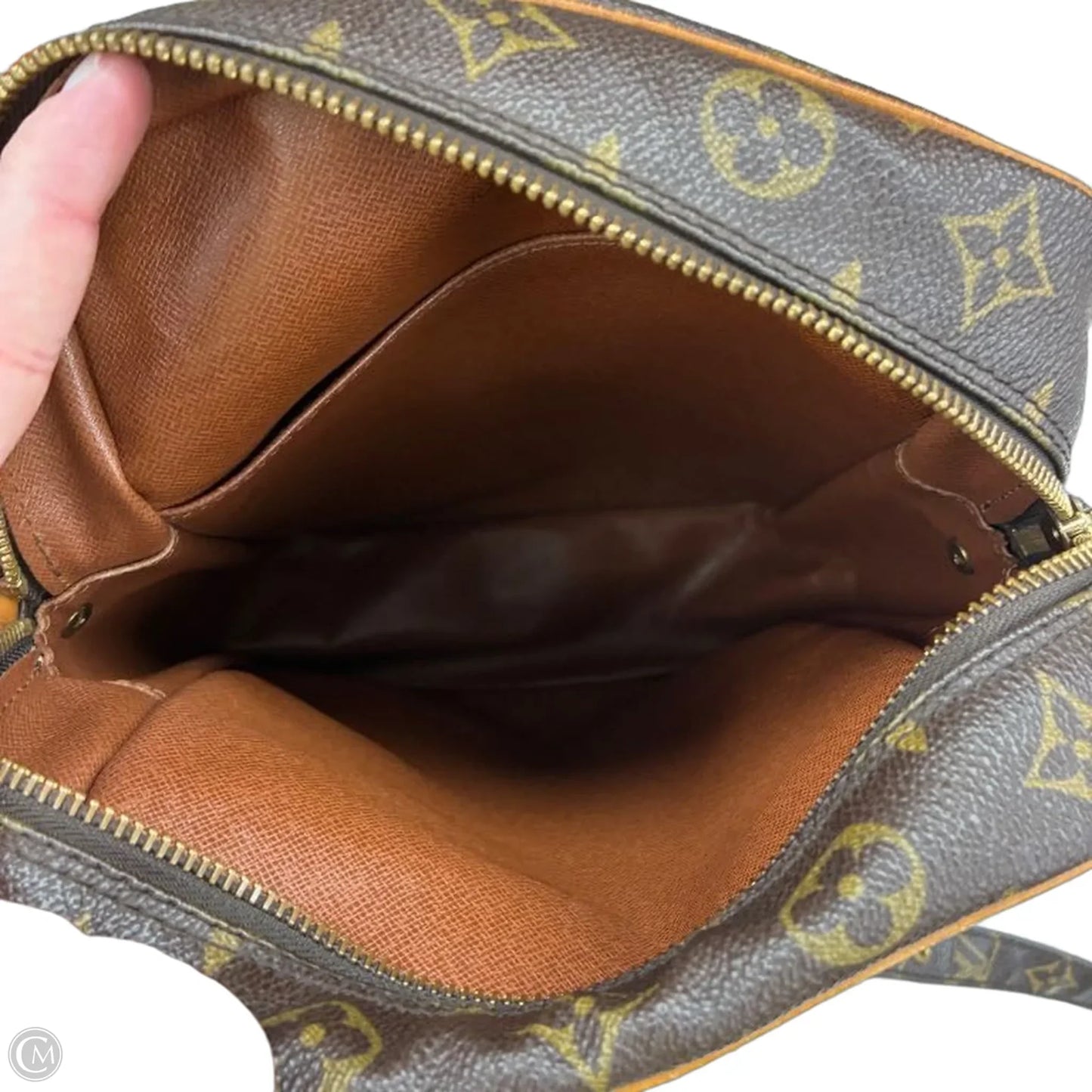 Crossbody Luxury Designer By Louis Vuitton, Size: Medium