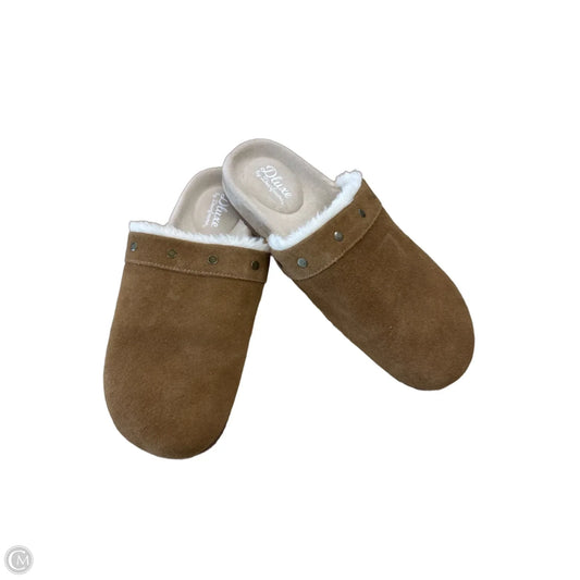 Shoes Flats By Clothes Mentor In Brown, Size: 7