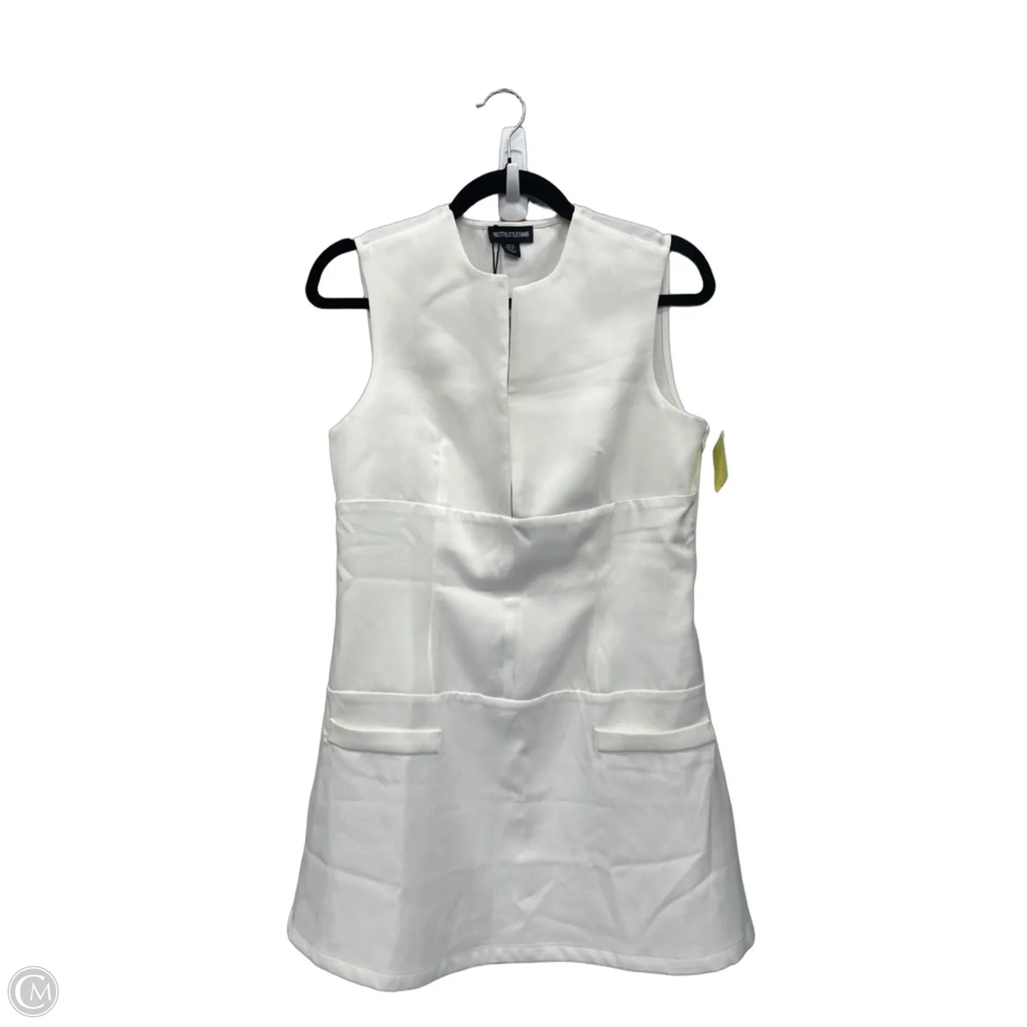 Dress Casual Short By Pretty Little Thing In White, Size: M