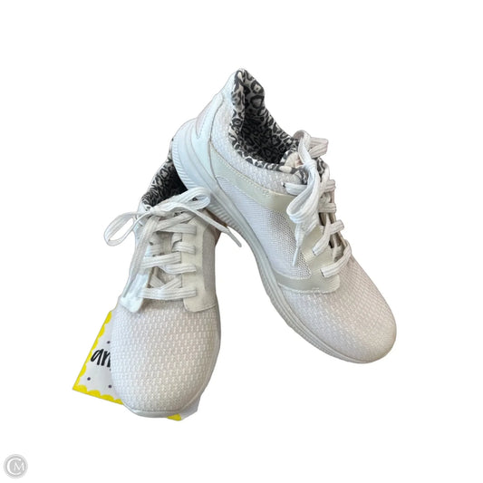 Shoes Athletic By Avia In White, Size: 9