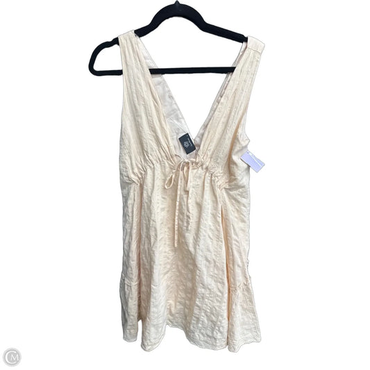 Dress Casual Short By Clothes Mentor In Cream, Size: S