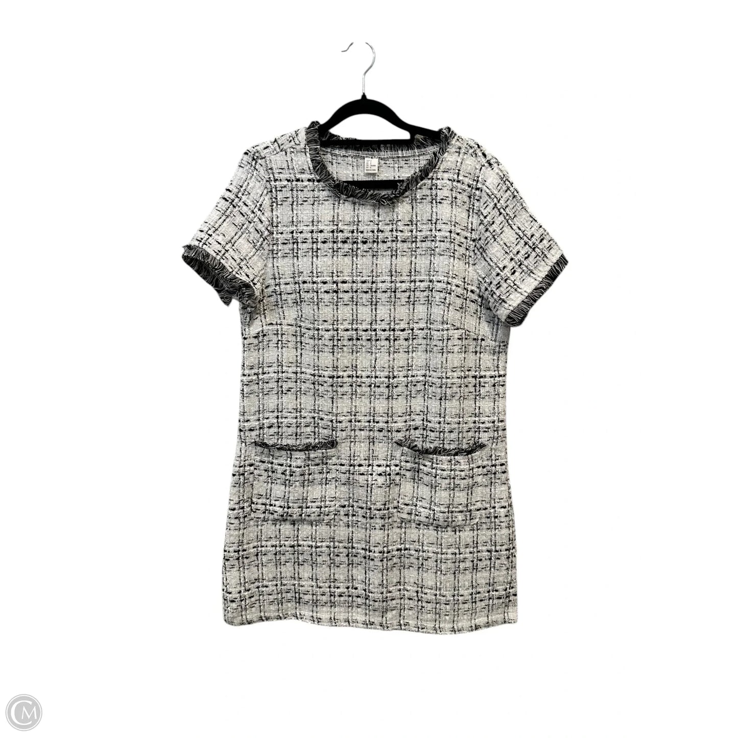 Dress Casual Short By Clothes Mentor In Black & White, Size: S