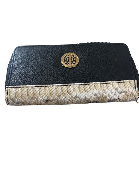 Wristlet By Clothes Mentor  Size: Medium