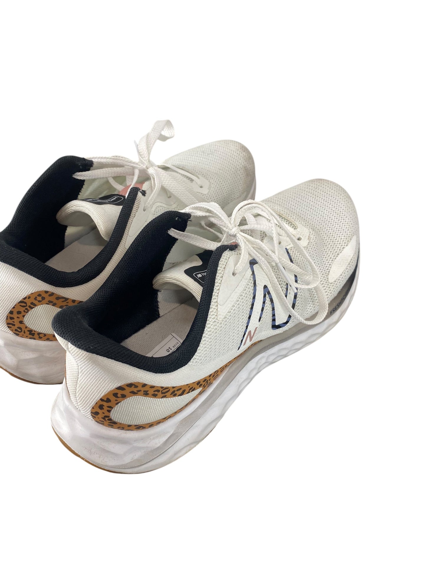 Shoes Athletic By New Balance In White, Size: 10