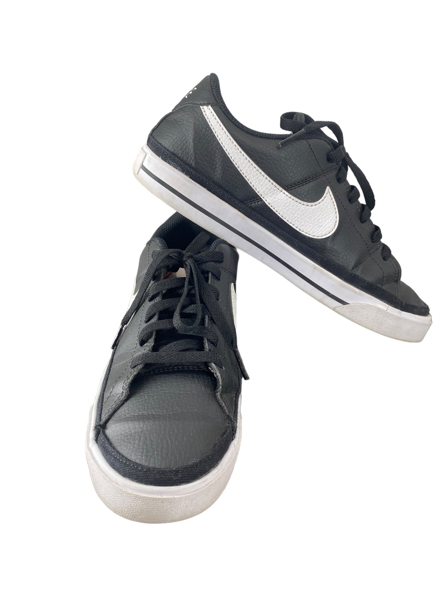 Black Shoes Sneakers Nike, Size 8