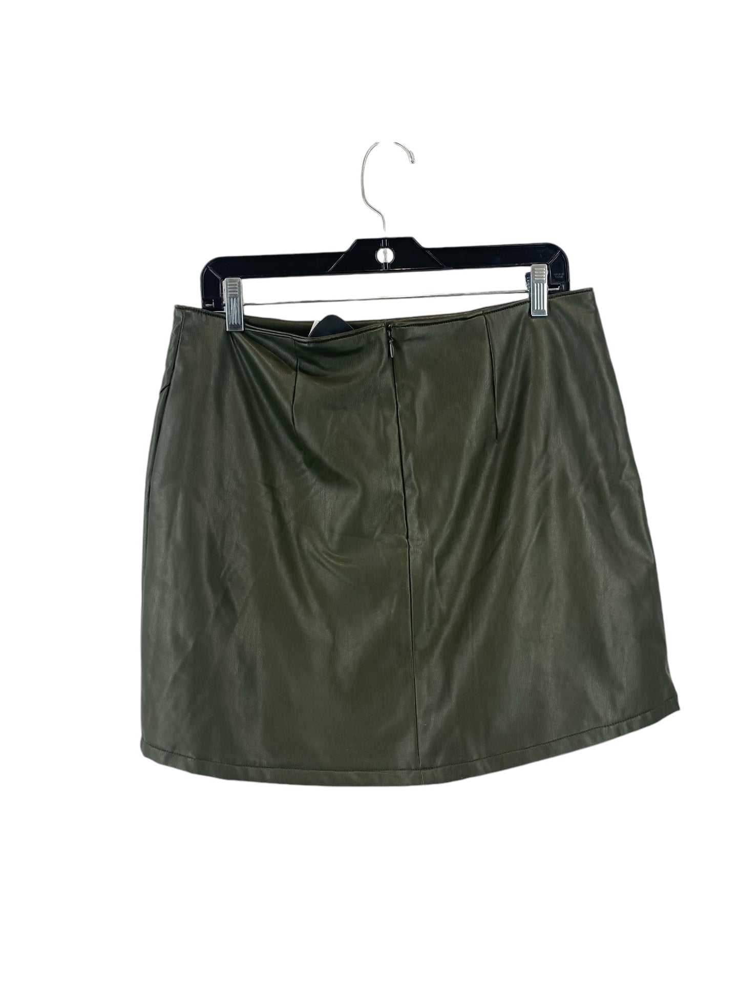 Skirt Mini & Short By Clothes Mentor In Green, Size: L