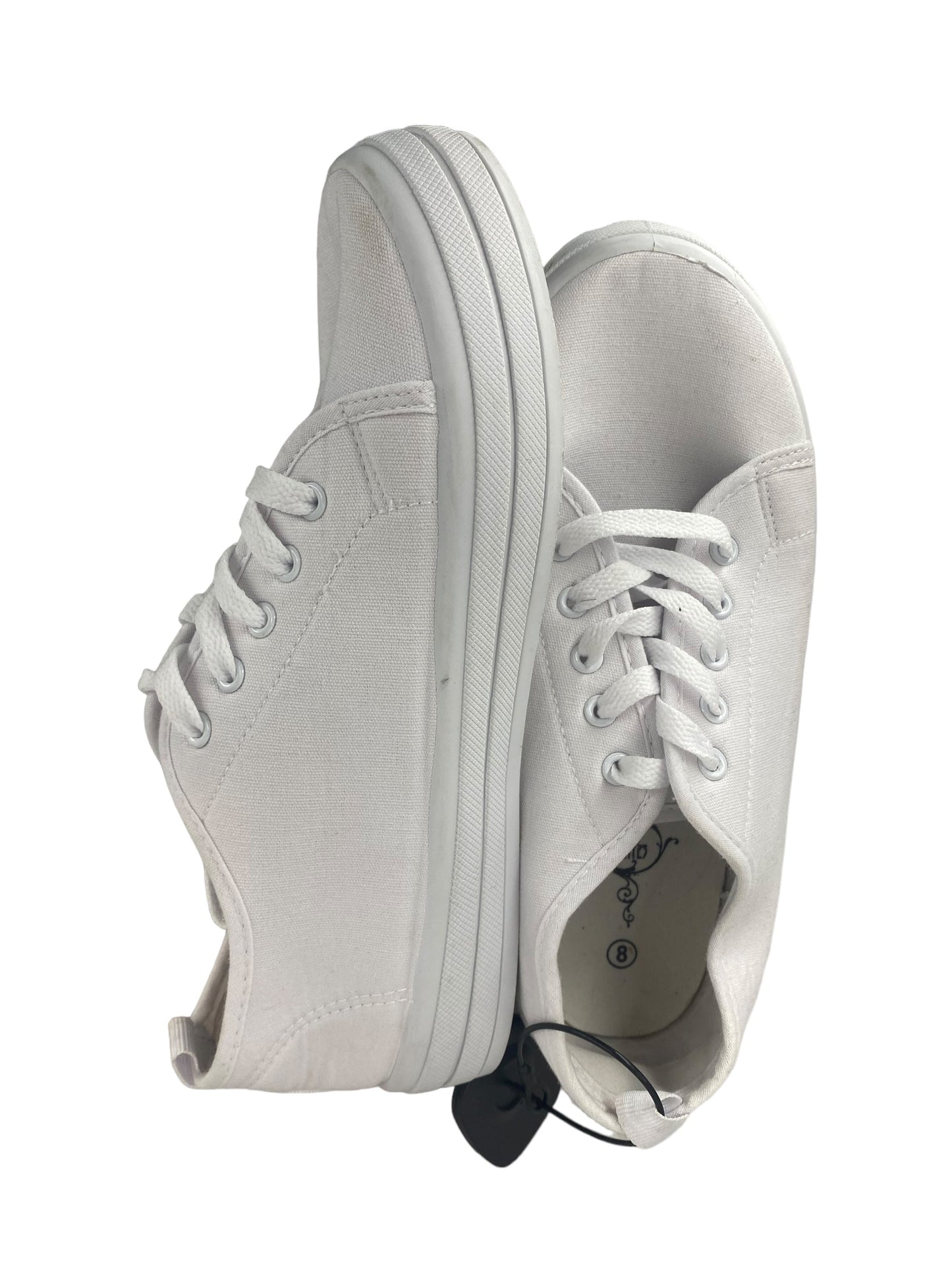 Shoes Sneakers By Clothes Mentor In White, Size: 8