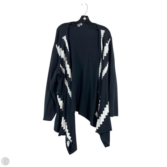 Cardigan By Avenue In Black & White, Size: 22