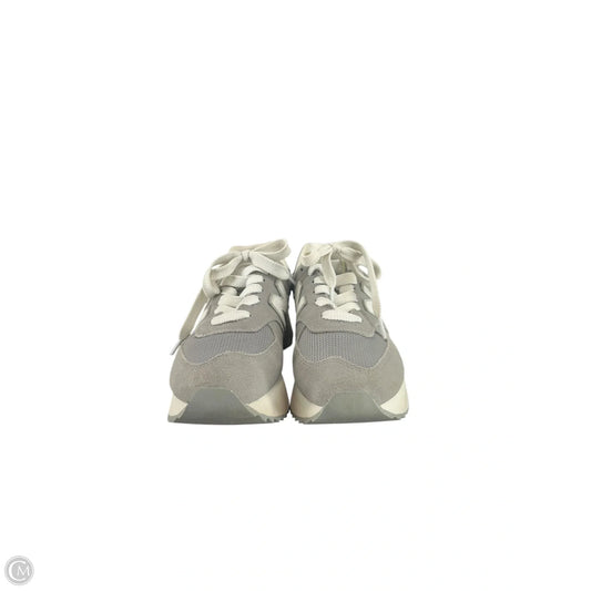 Shoes Sneakers By New Balance In Grey, Size: 9