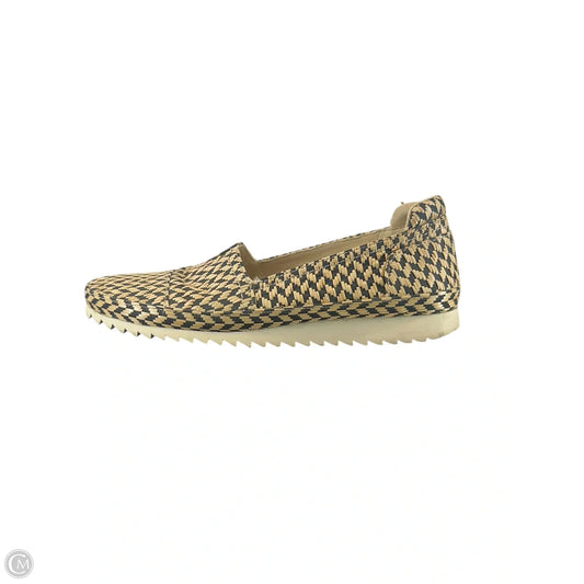 Shoes Flats By Vaneli In Tan & White, Size: 6.5