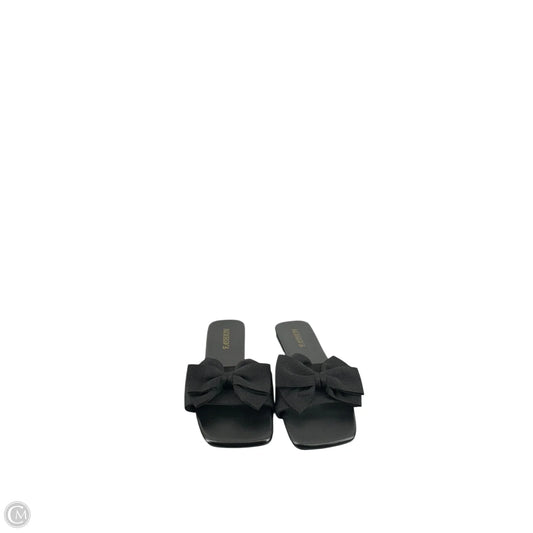 Sandals Flats By Clothes Mentor In Black, Size: 8