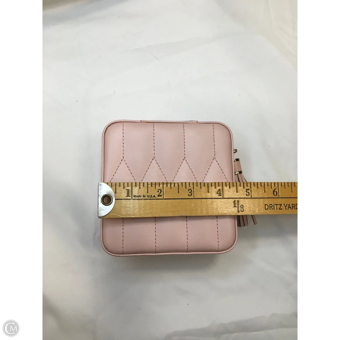Jewelry Case By Clothes Mentor, Size: Medium