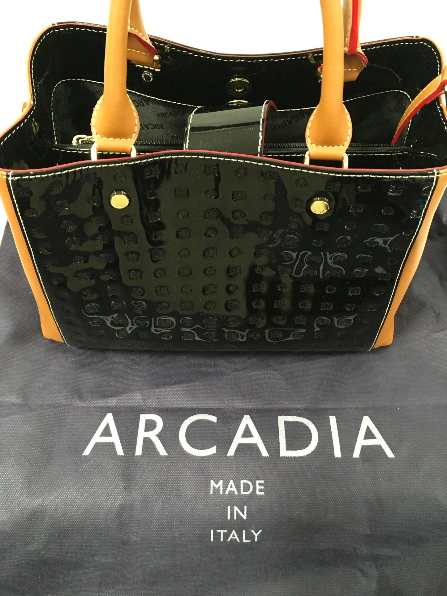 Handbag Designer By ARCADIA Size: Large