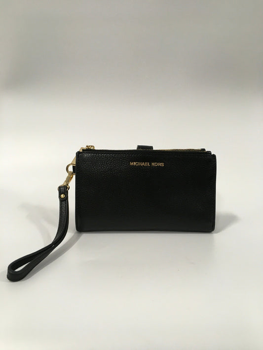 Wallet Designer By Michael Kors  Size: Medium