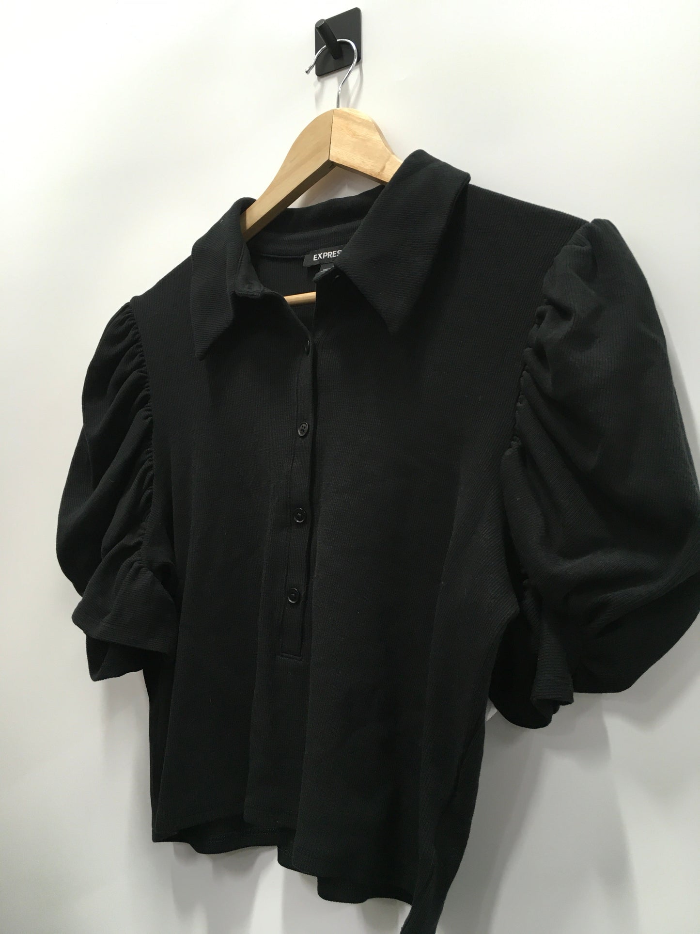 Top Short Sleeve By Express In Black, Size: Xl