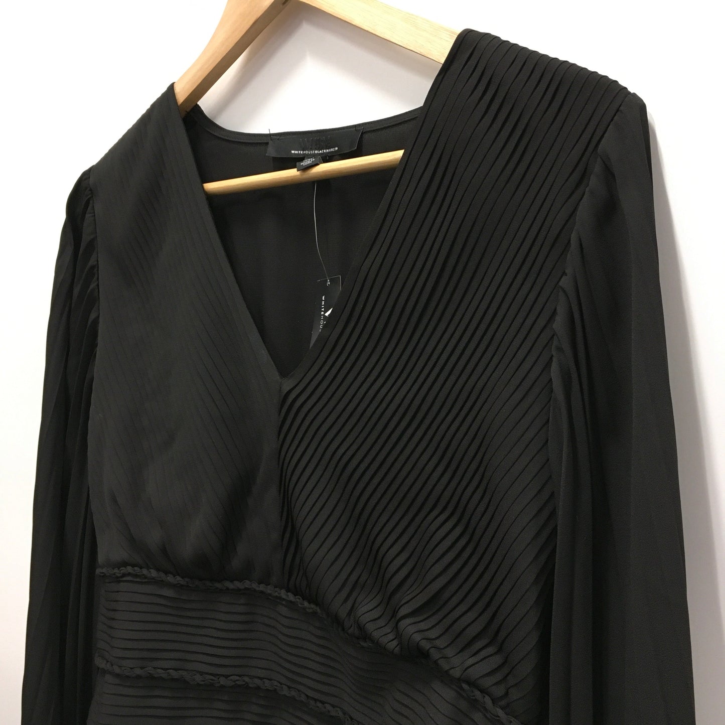 Top Long Sleeve By White House Black Market  Size: 6