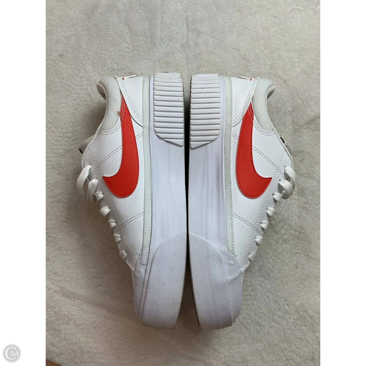 Shoes Sneakers By Nike In White, Size: 8