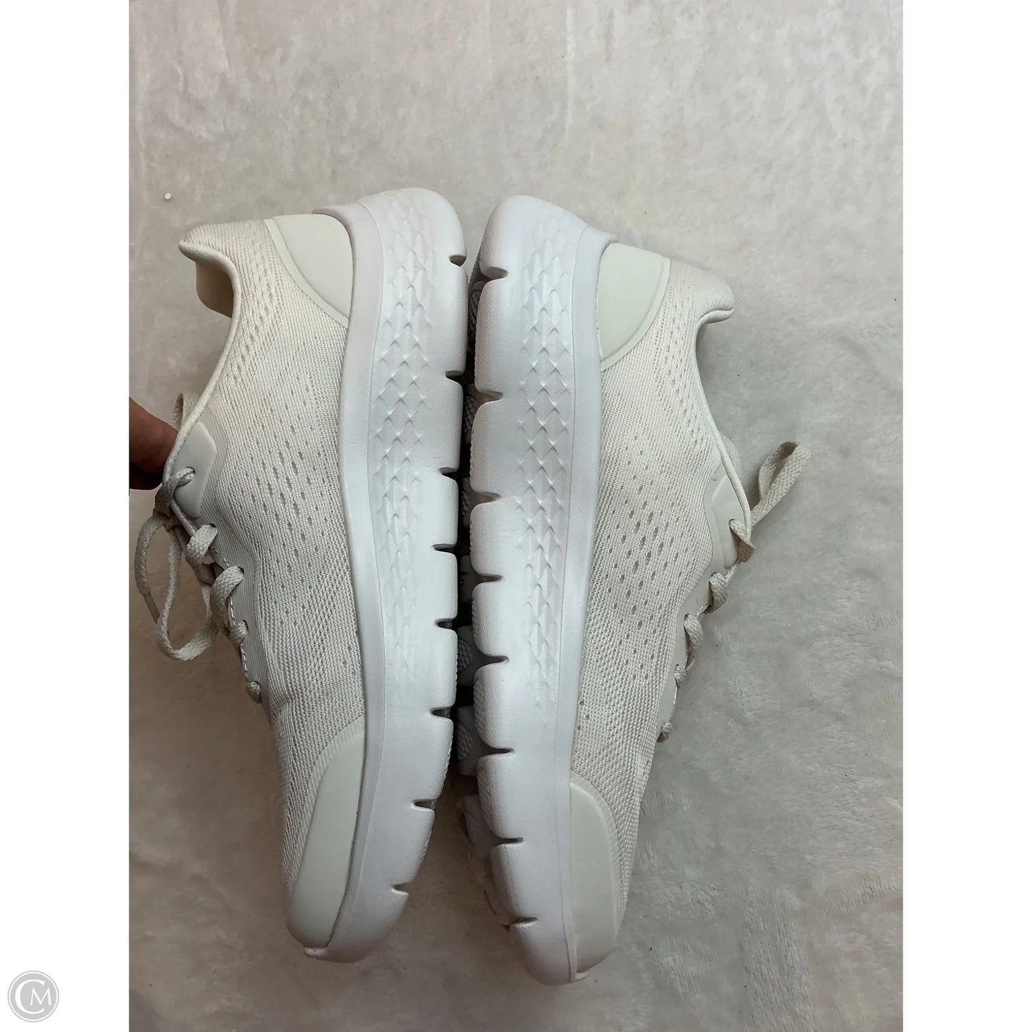 Shoes Athletic By Skechers In Cream, Size: 6.5