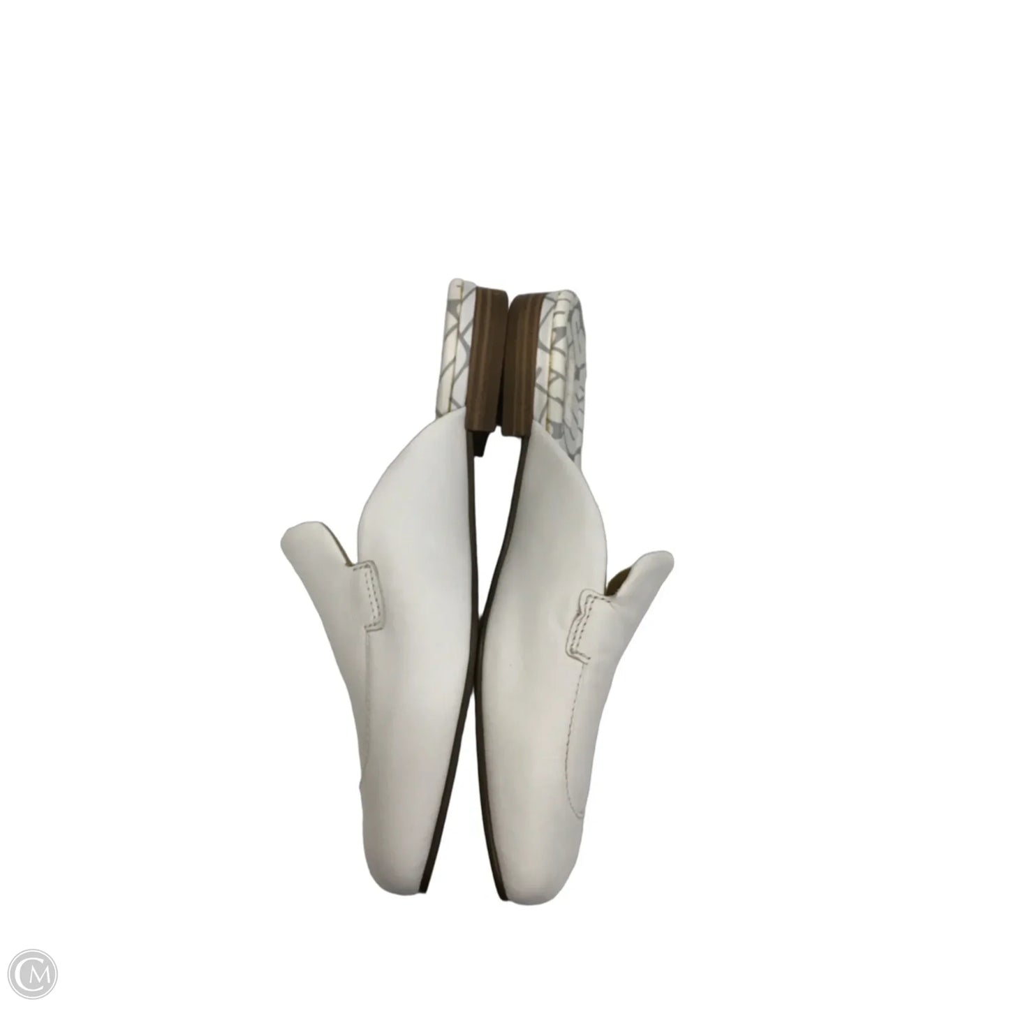 Shoes Designer By Ugg In White, Size: 6