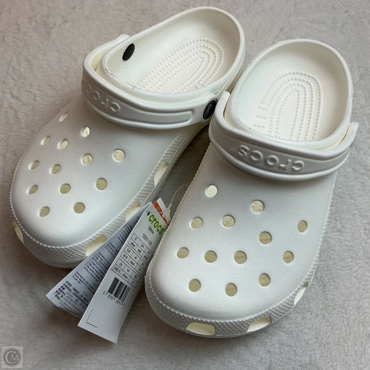 Shoes Flats By Crocs In White, Size: 8