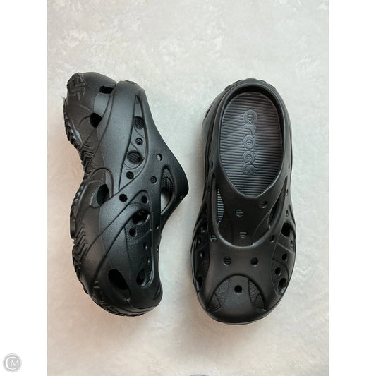 Sandals Heels Platform By Crocs In Black, Size: 8