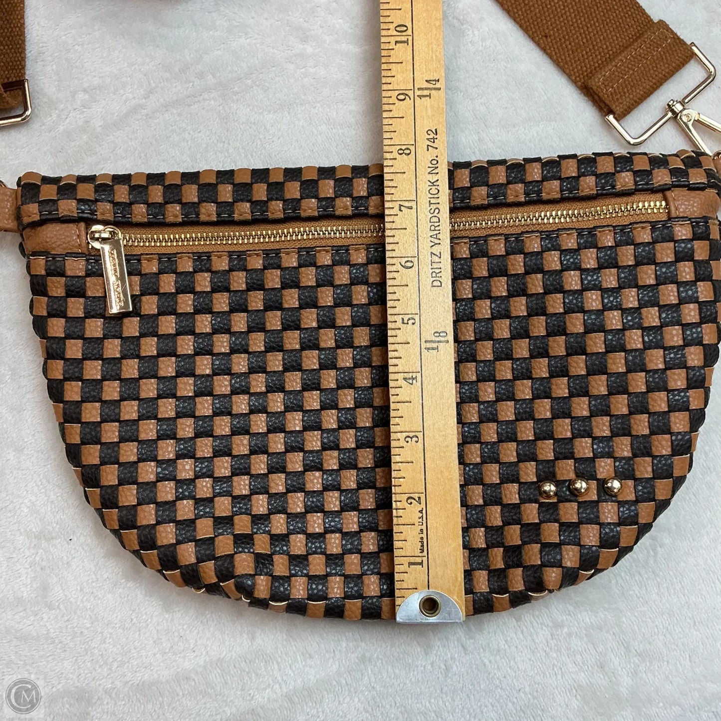 Belt Bag By Clothes Mentor, Size: Medium