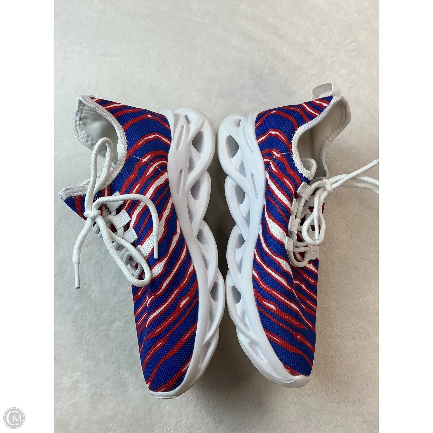 Shoes Sneakers By Clothes Mentor In Blue Red & White, Size: 7.5