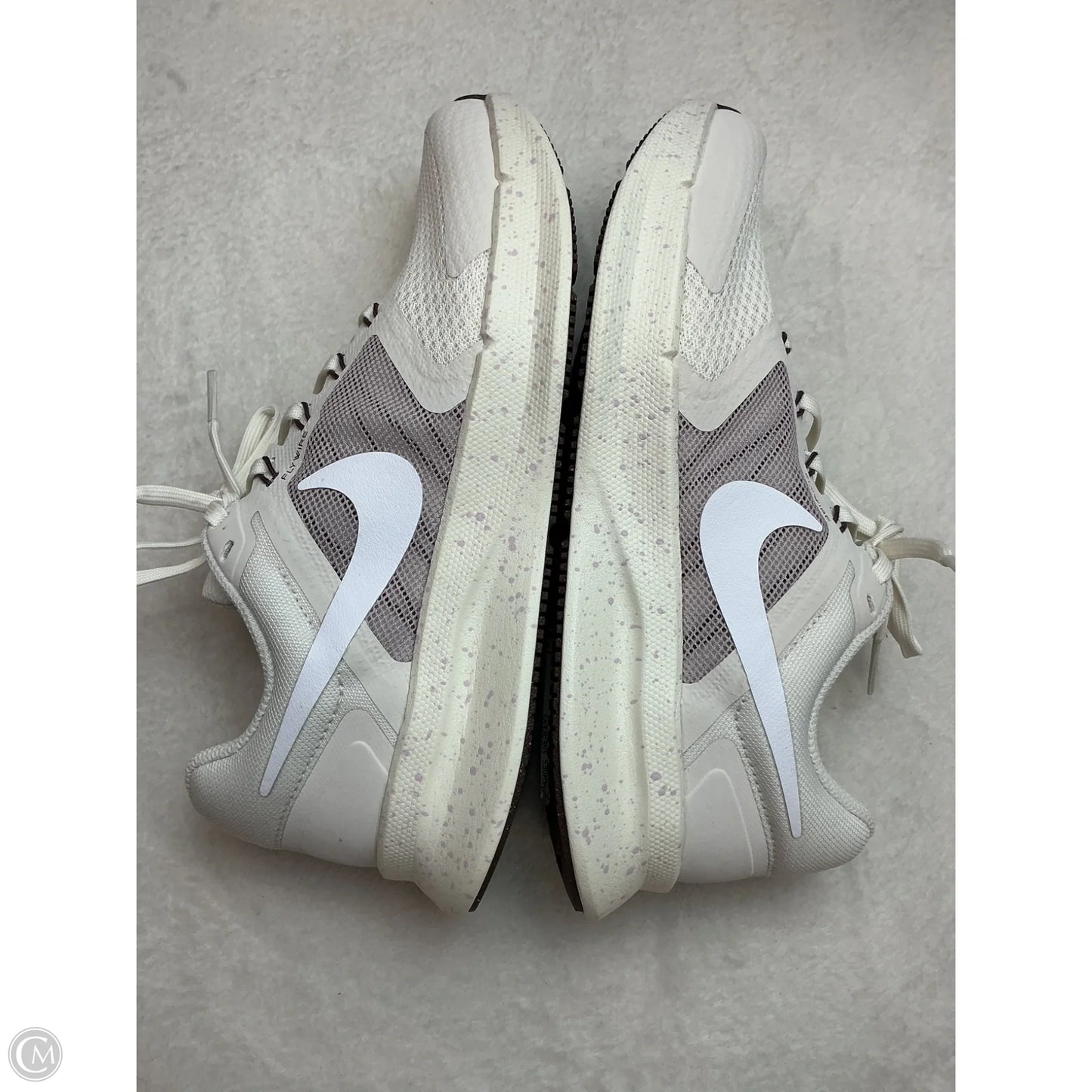 Shoes Sneakers By Nike In White, Size: 7