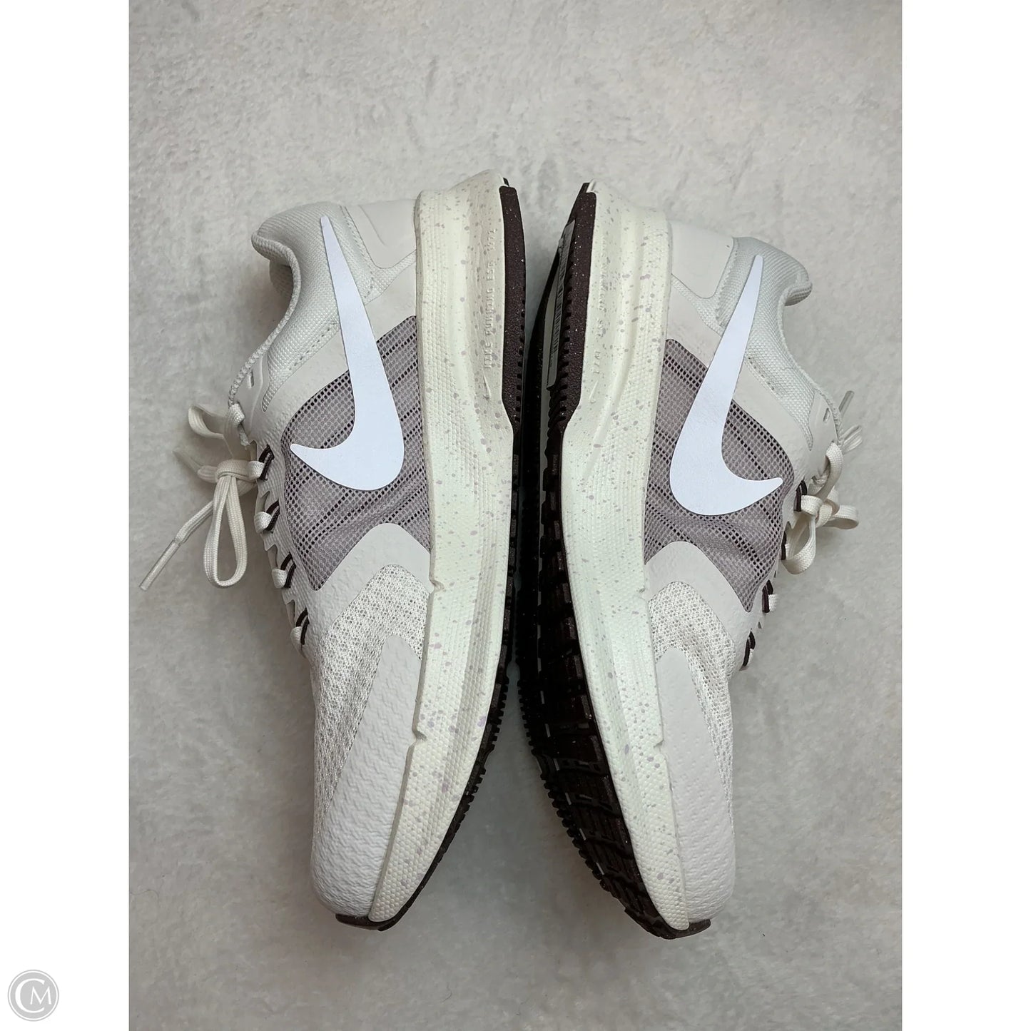 Shoes Sneakers By Nike In White, Size: 7