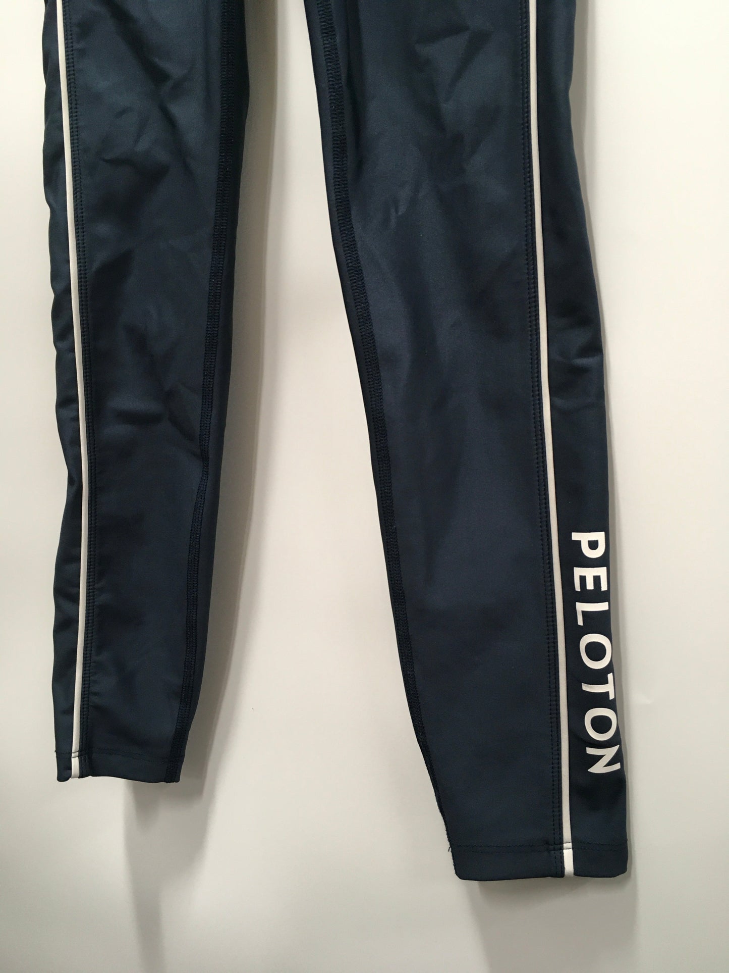 Athletic Leggings By PELOTON Size: M