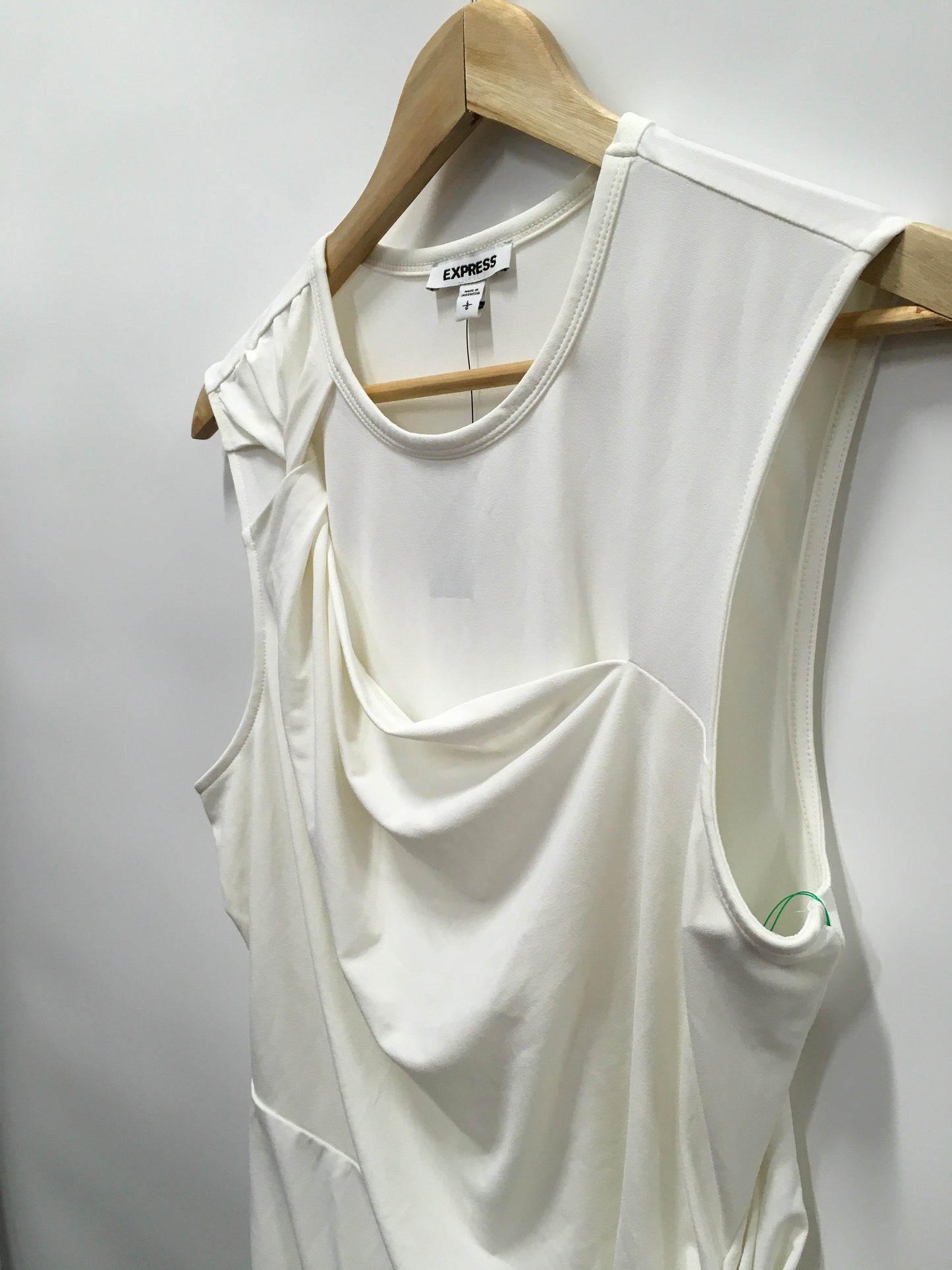 Top Sleeveless By Express  Size: L